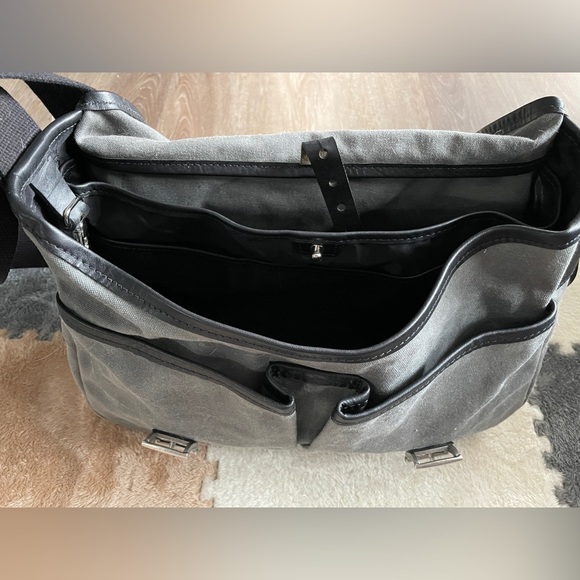 Oberon Design Dragon Leather & Waxed Canvas Messenger Bag - Picture 4 of 7